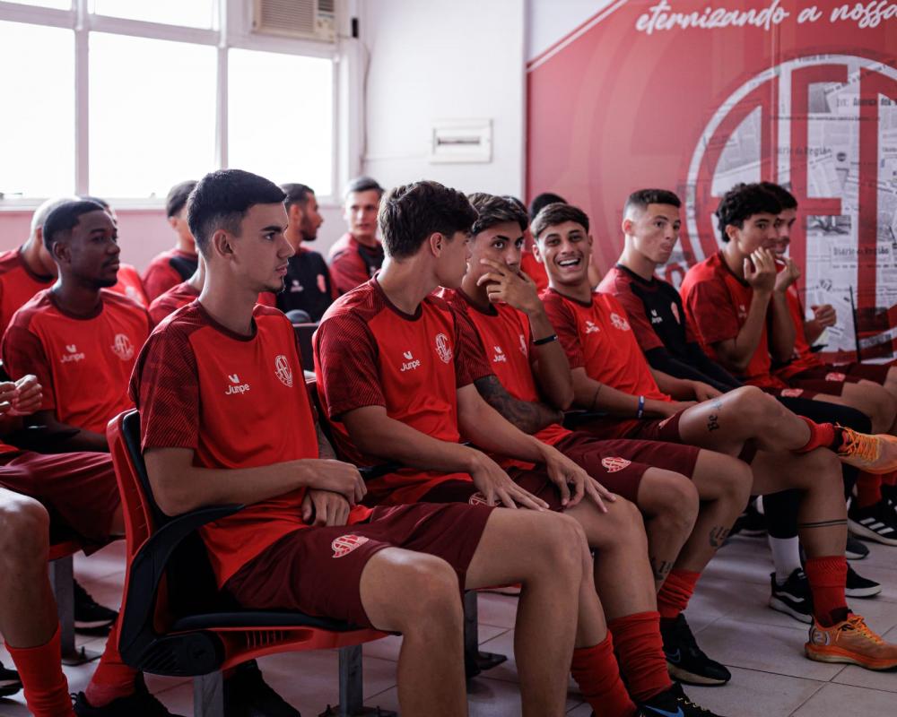 KINHO FORGIARINI É APRESENTADO OFICIALMENTE PELO AMÉRICA