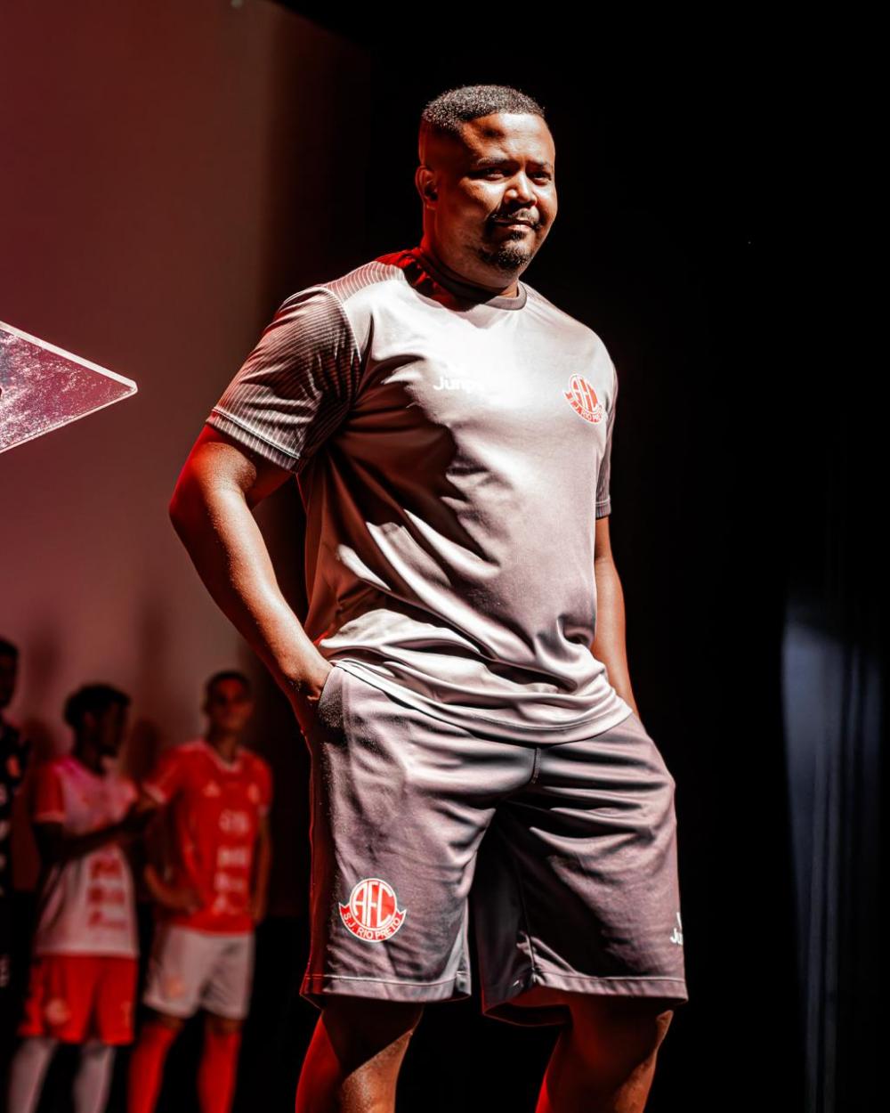 EM NOITE DE LANÇAMENTO, CLUBE APRESENTA UNIFORMES PARA 2026