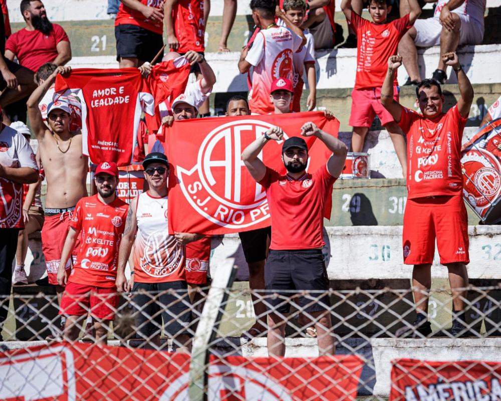 AMÉRICA EMPATA FORA DE CASA E SOMA MAIS UM PONTO NA BEZINHA