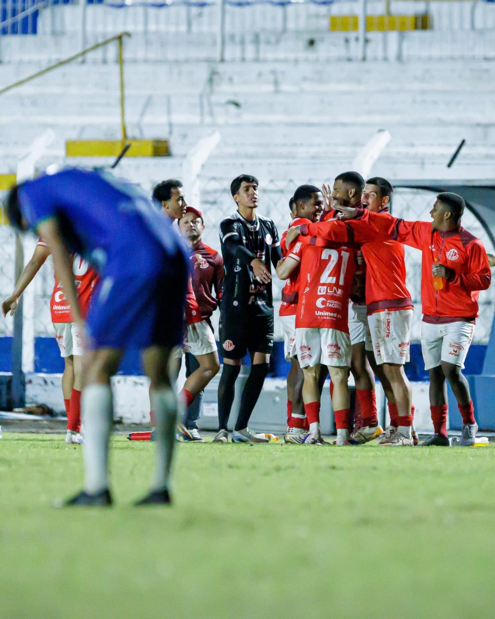 AMÉRICA VENCE EM SANTA FÉ E CHEGA AOS 18 PONTOS NA BEZINHA